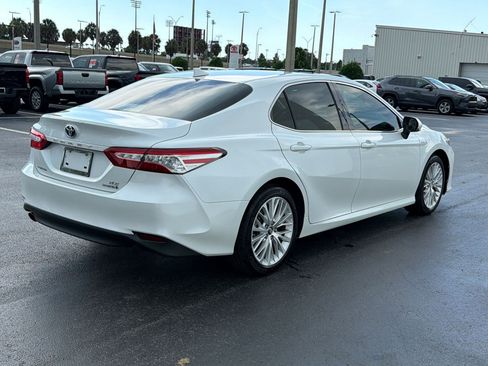 Used 2019 Toyota Camry XLE FWD image 8