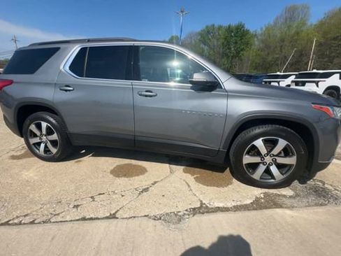 Used 2019 Chevrolet Traverse LT w/ LT Premium Package AWD/4WD image 10