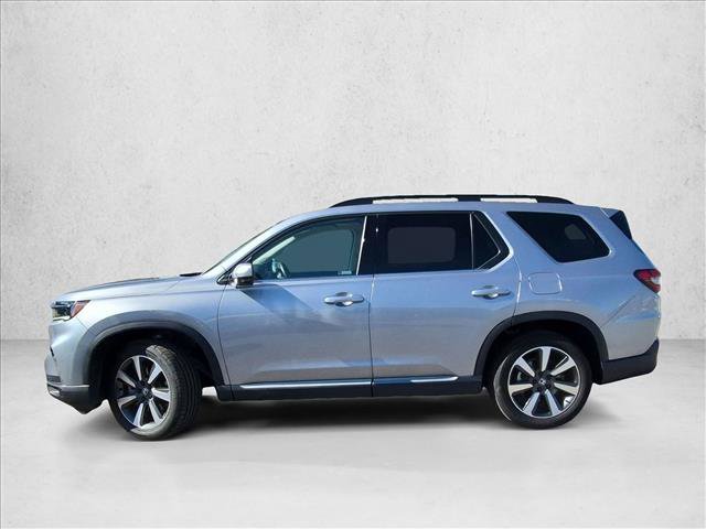 Used 2025 Honda Pilot Touring image 8