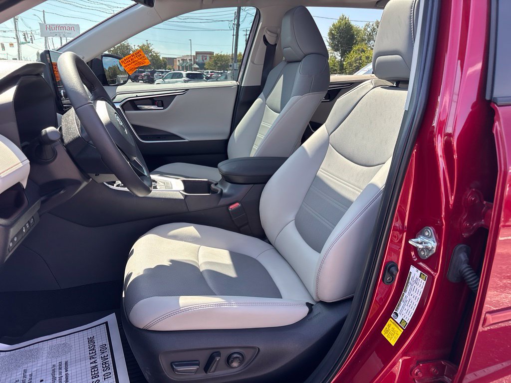 Used 2025 Toyota RAV4 Limited w/ Weather Package AWD/4WD image 18