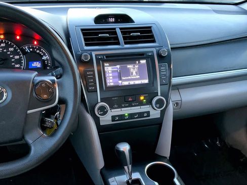 Used 2014 Toyota Camry LE image 7