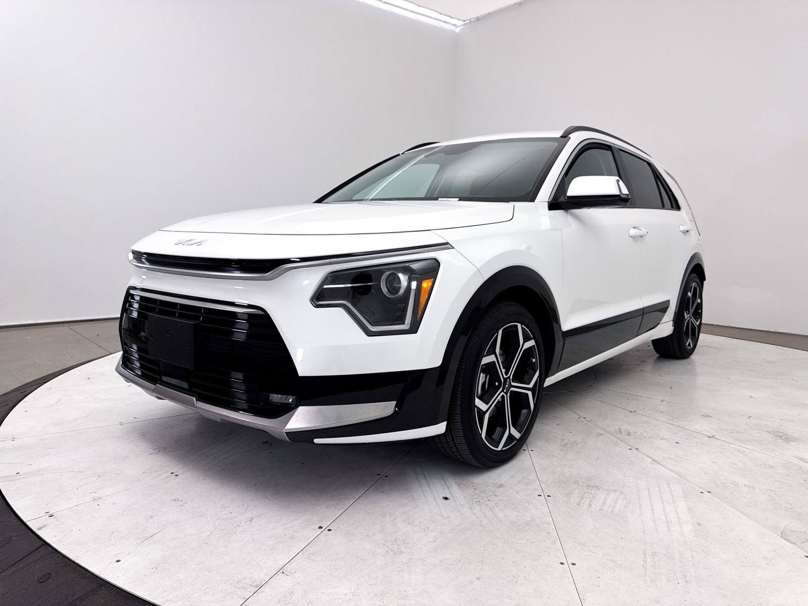 Used 2023 Kia Niro EX Touring FWD image 15