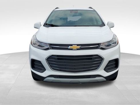 Certified 2022 Chevrolet Trax LT w/ LT Convenience Package image 8