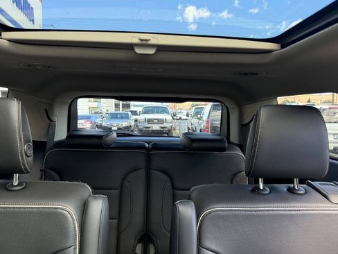 Used 2018 GMC Acadia Denali w/ Technology Package AWD/4WD image 14