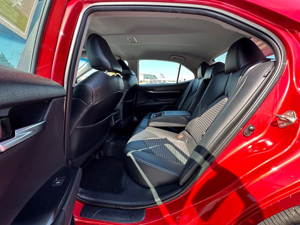 Used 2020 Toyota Camry SE FWD image 27