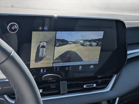 New 2026 Chevrolet Equinox LT w/ Safety and Technology Package FWD image 17