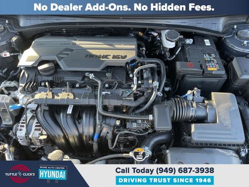 Certified 2025 Hyundai Elantra Sport image 28