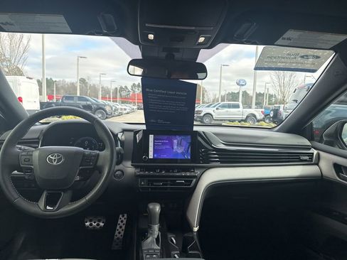 Used 2025 Toyota Camry SE image 24