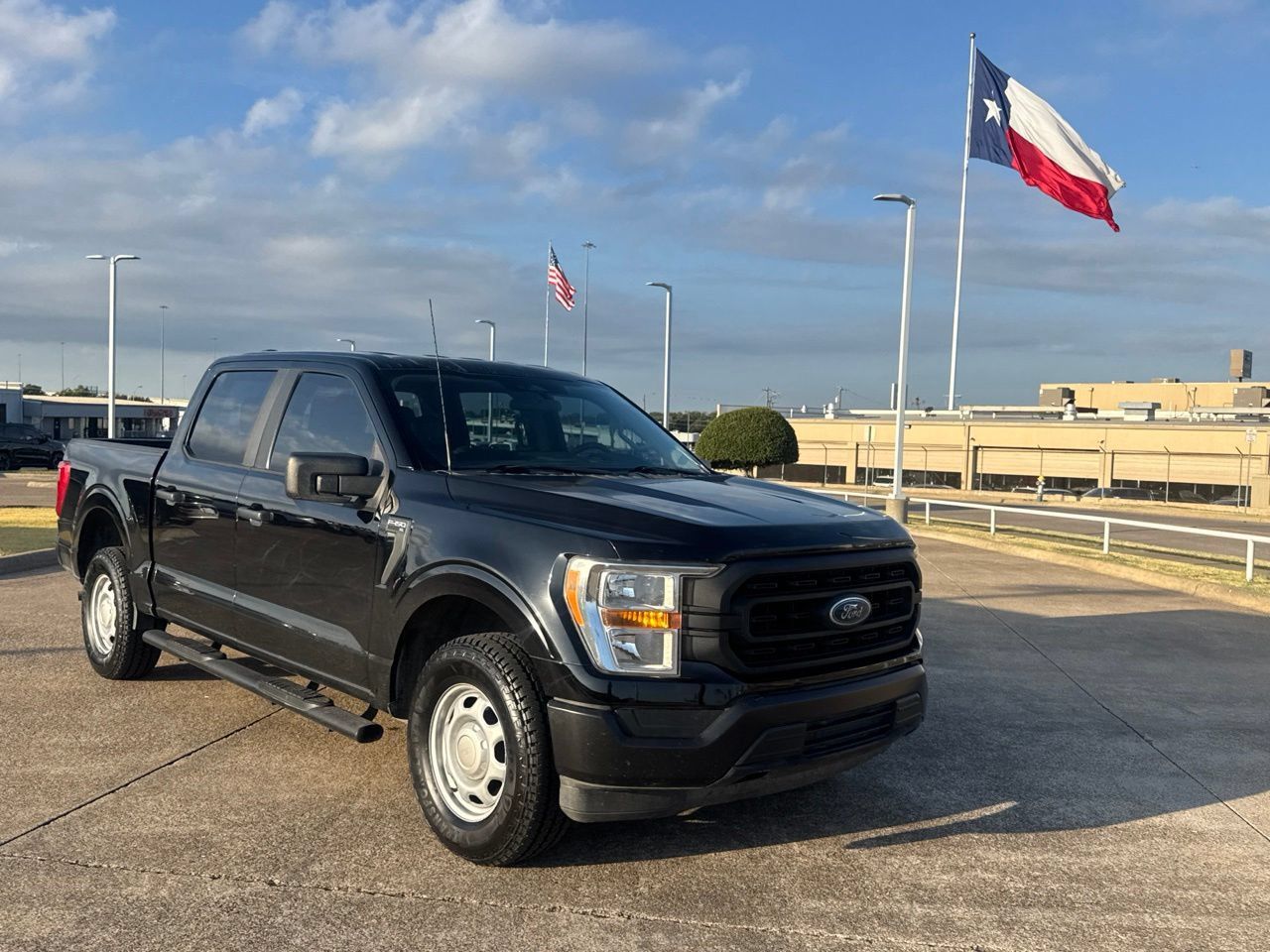 Used 2021 Ford F150 XL AWD/4WD image 2