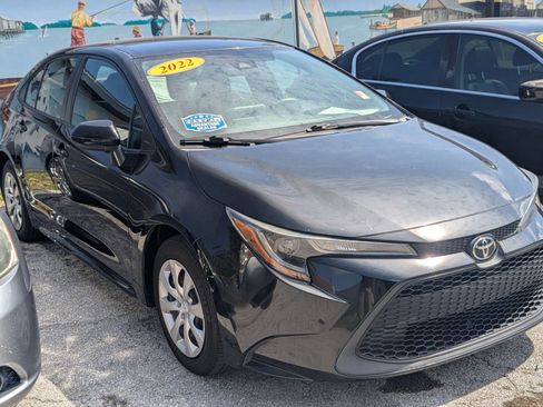 Used 2022 Toyota Corolla LE FWD image 2