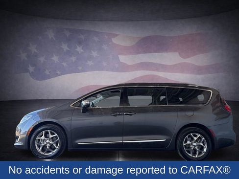 Used 2019 Chrysler Pacifica Limited w/ Advanced Safetytec Group FWD image 2