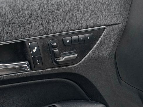 Used 2011 Mercedes-Benz E 550 Cabriolet image 14