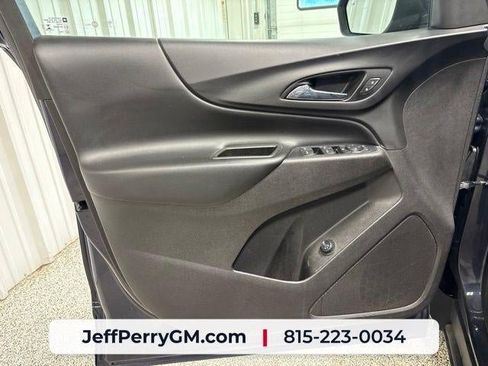 Used 2018 Chevrolet Equinox LT w/ Sun & Infotainment Package AWD/4WD image 8