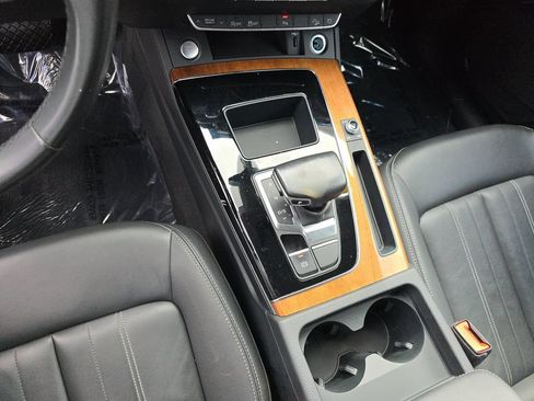 Used 2023 Audi Q5 2.0T Premium w/ Convenience Package AWD/4WD image 31