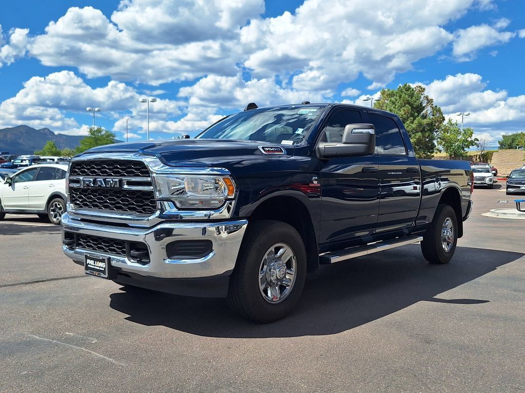 Used 2024 RAM 3500 Tradesman w/ Chrome Appearance Group AWD/4WD image 7