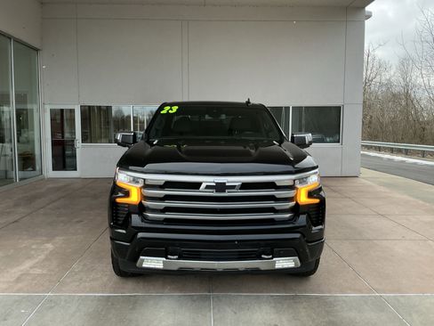 Used 2023 Chevrolet Silverado 1500 High Country image 2