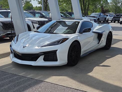 Used 2023 Chevrolet Corvette Z06 w/ Engine Appearance Package image 2