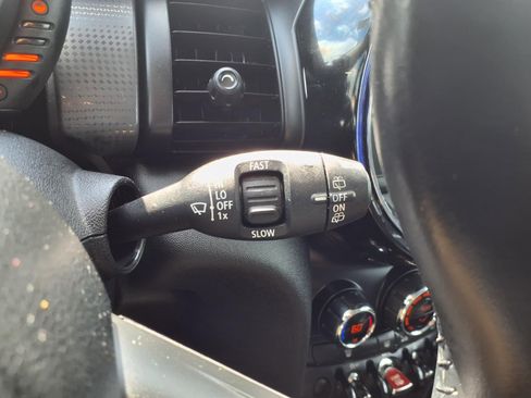 Used 2016 MINI Cooper 2-Door Hardtop image 18