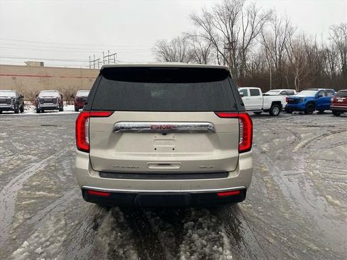 Used 2023 GMC Yukon SLT image 4