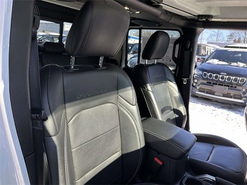 Certified 2022 Jeep Gladiator Overland w/ Popular Equipment Package image 26