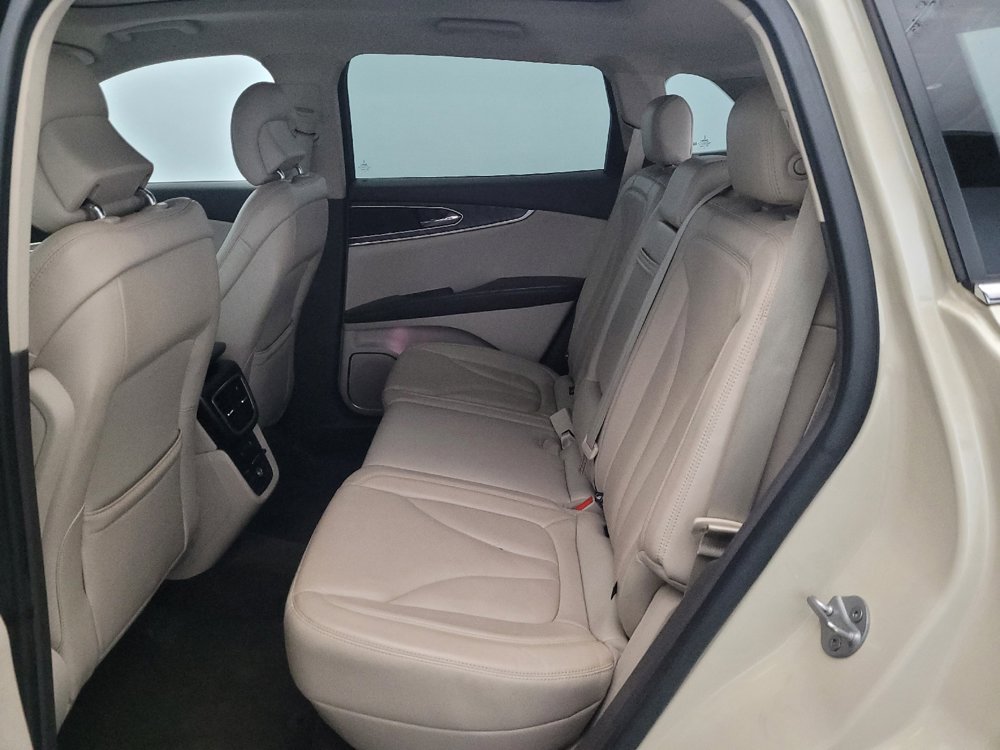 Used 2016 Lincoln MKX Reserve w/ Climate Package AWD/4WD image 18
