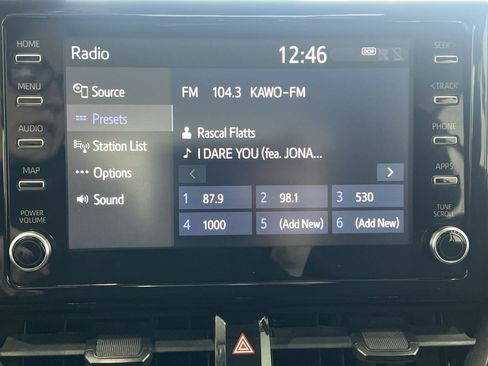 Used 2020 Toyota Corolla LE image 16