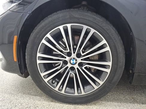 Used 2017 BMW 540i xDrive w/ Premium Package image 9