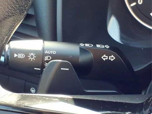 Used 2023 Nissan Rogue SV image 15