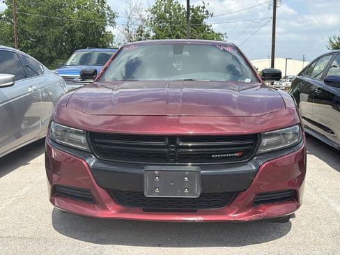 Used 2019 Dodge Charger SXT w/ Blacktop Package RWD image 2