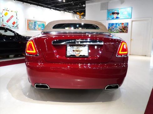 Used 2017 Rolls-Royce Dawn Standard image 14