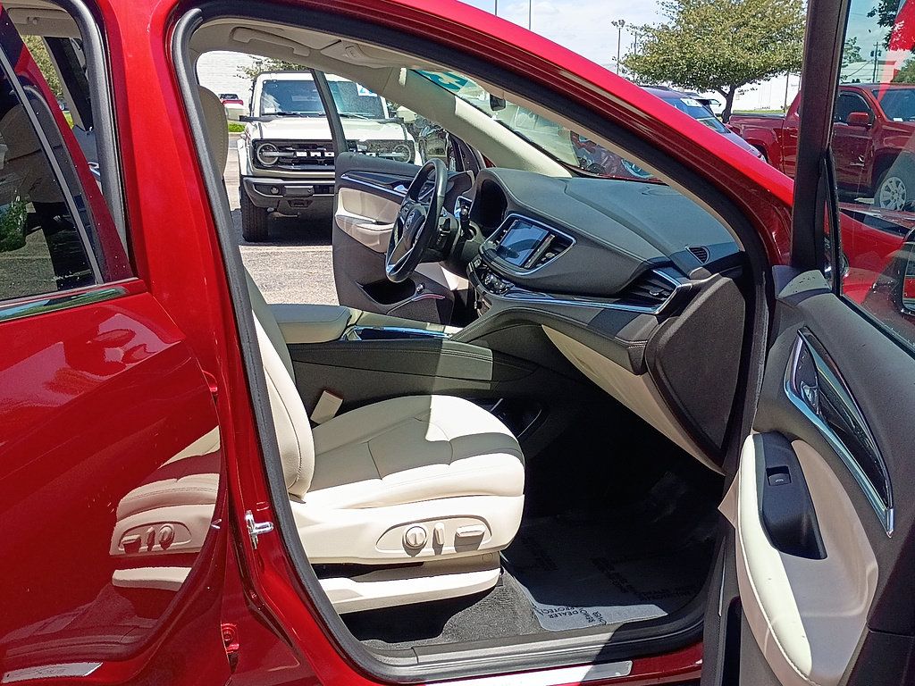 Used 2023 Buick Enclave Essence w/ Sport Touring Edition FWD image 17