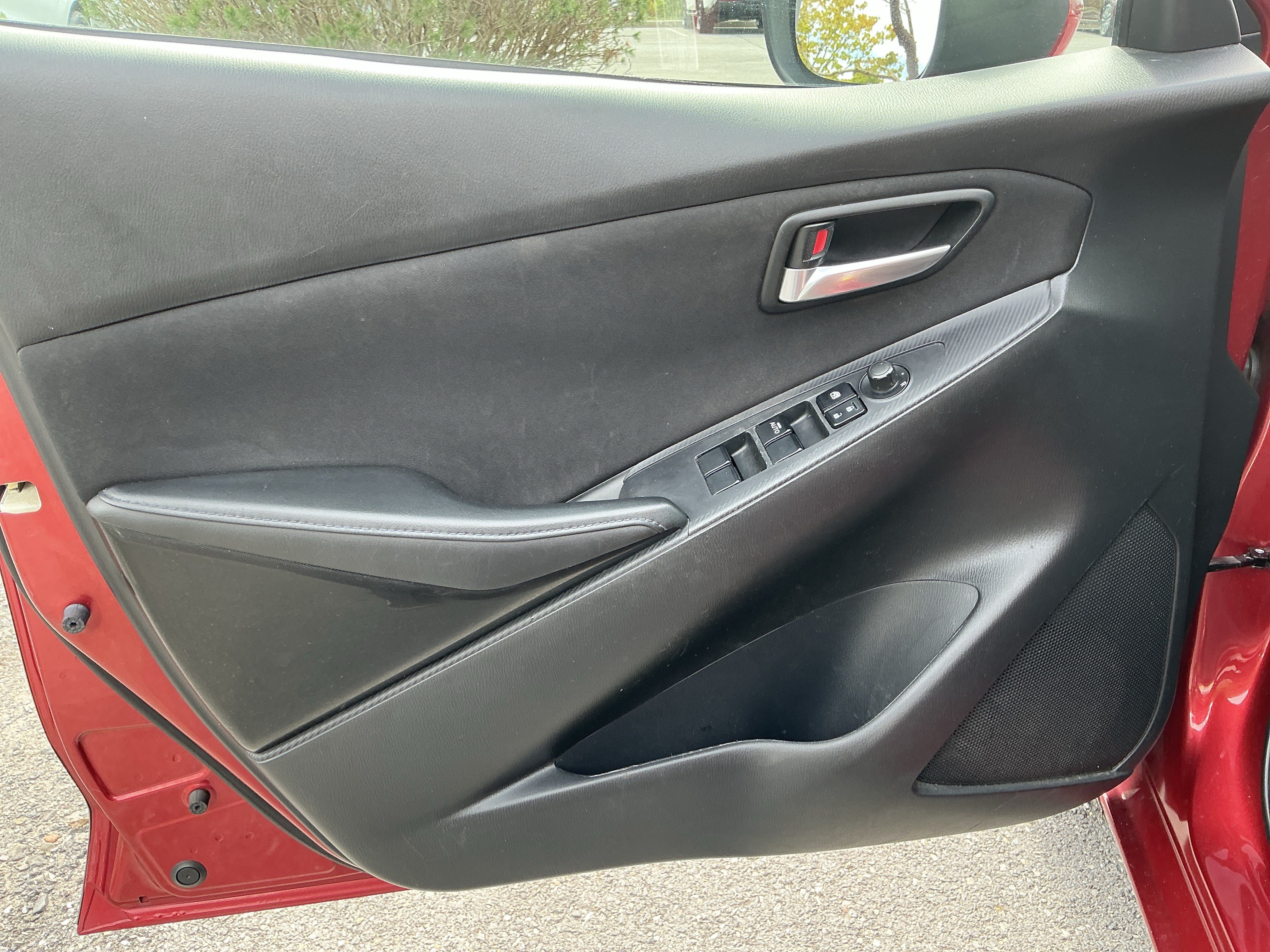 Used 2017 Toyota Yaris iA FWD image 18