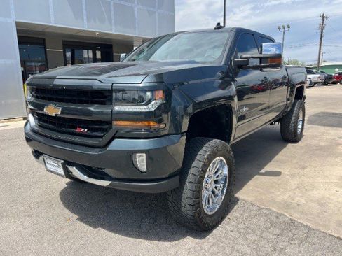Used 2018 Chevrolet Silverado 1500 LT w/ Texas Edition image 1