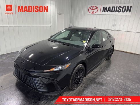 New 2026 Toyota Camry SE image 1