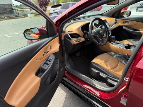 Used 2017 Chevrolet Volt Premier w/ Driver Confidence II Package image 7