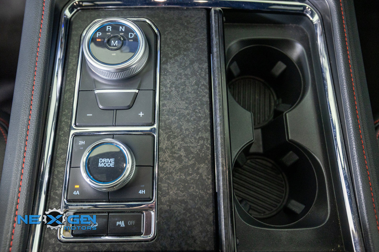 Used 2024 Ford Expedition Limited AWD/4WD image 25