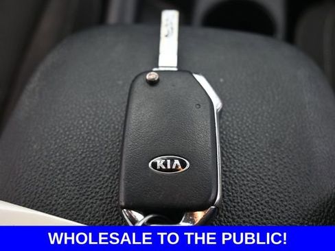 Used 2019 Kia Forte LXS image 17