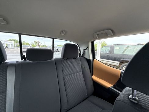 Used 2020 Toyota Tacoma SR5 RWD image 12