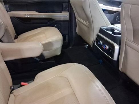 Used 2024 Ford Expedition Limited image 15