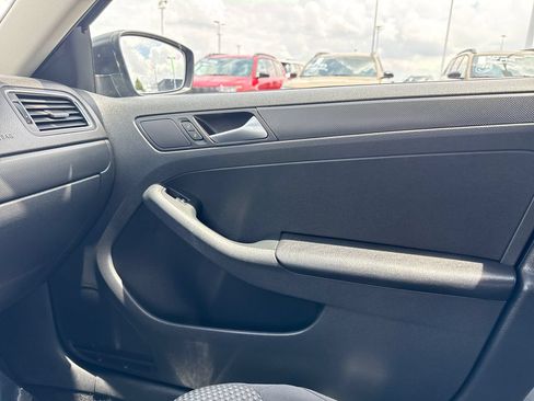 Used 2013 Volkswagen Jetta S FWD image 21