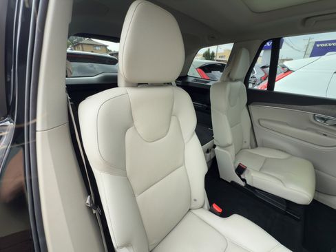 Certified 2023 Volvo XC90 T8 Plus image 28