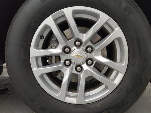 Used 2021 Chevrolet Suburban LT AWD/4WD image 31