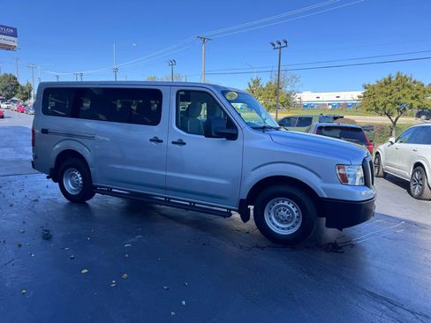 Used 2019 Nissan NV 3500 S image 6