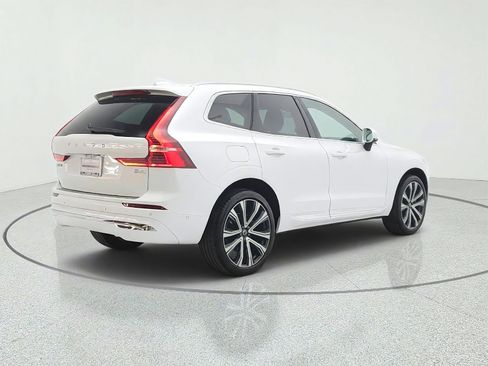 Used 2023 Volvo XC60 B5 Ultimate w/ Climate Package FWD image 5
