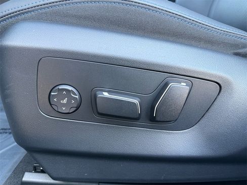 Certified 2025 BMW i5 xDrive40 w/ M Sport Package image 34