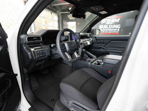 New 2026 Toyota 4Runner SR5 image 8