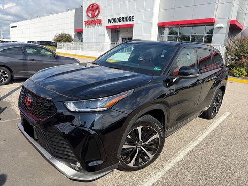 Used 2022 Toyota Highlander XSE AWD/4WD image 1