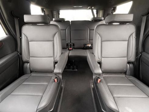 Used 2025 GMC Yukon Denali image 27