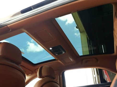 Used 2022 Bentley Flying Spur Plug-In Hybrid AWD/4WD image 20