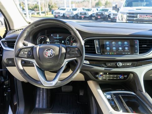 Used 2023 Buick Enclave Avenir image 17
